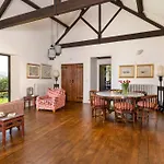 Bank Barn, Wreay פנרית'