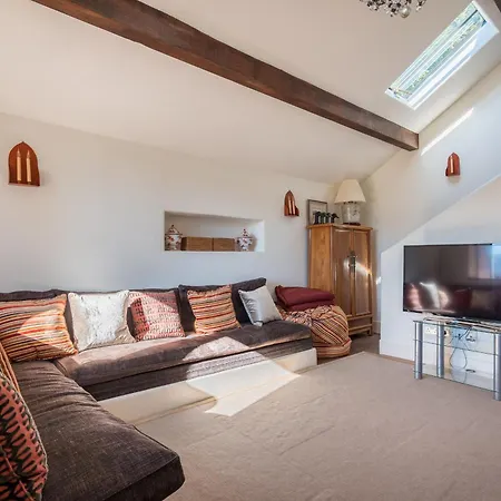 Bank Barn, Wreay